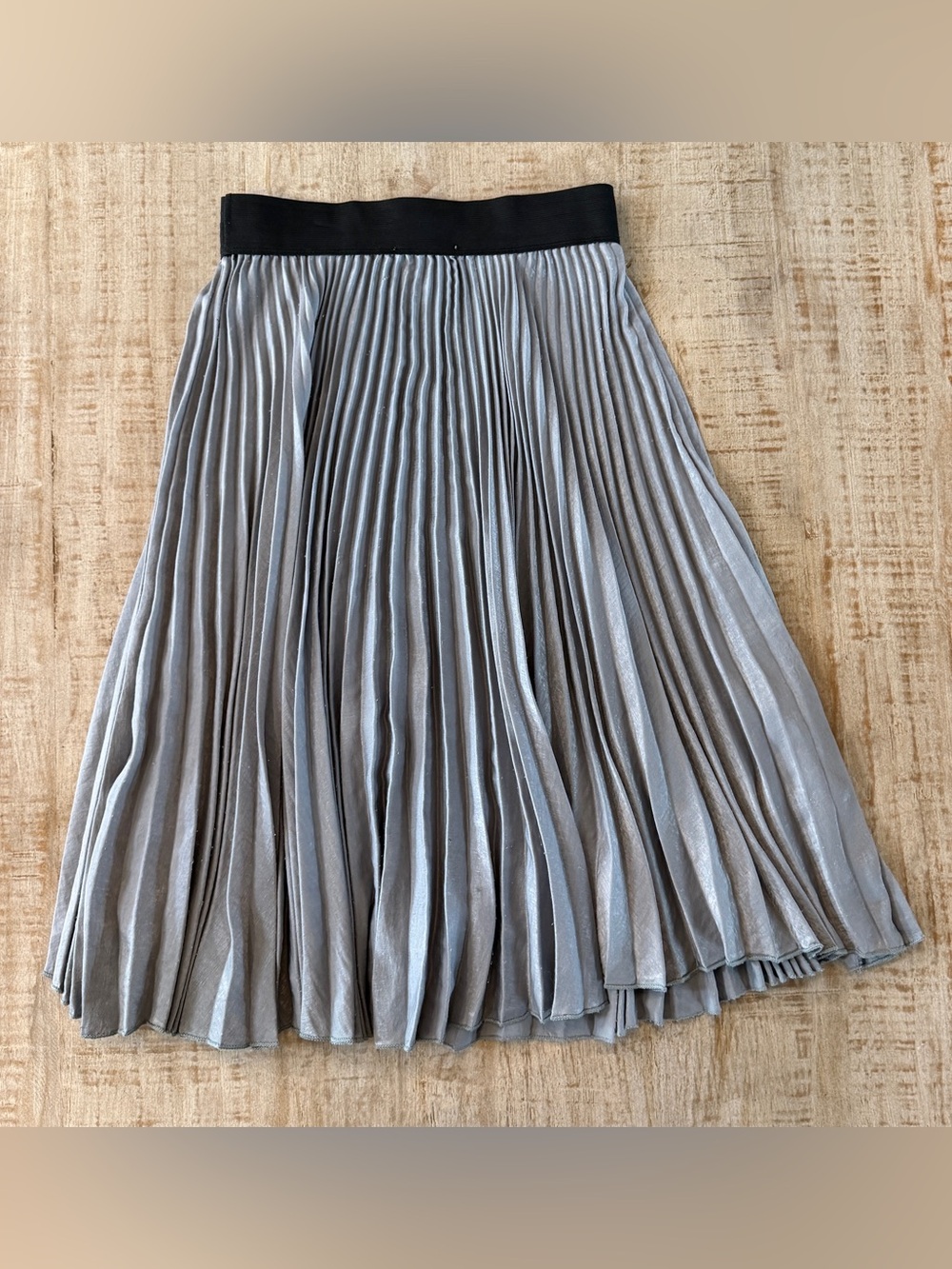 Promesa Silver Metallic Pleated Midi Skirt Elastic Waist Flowy